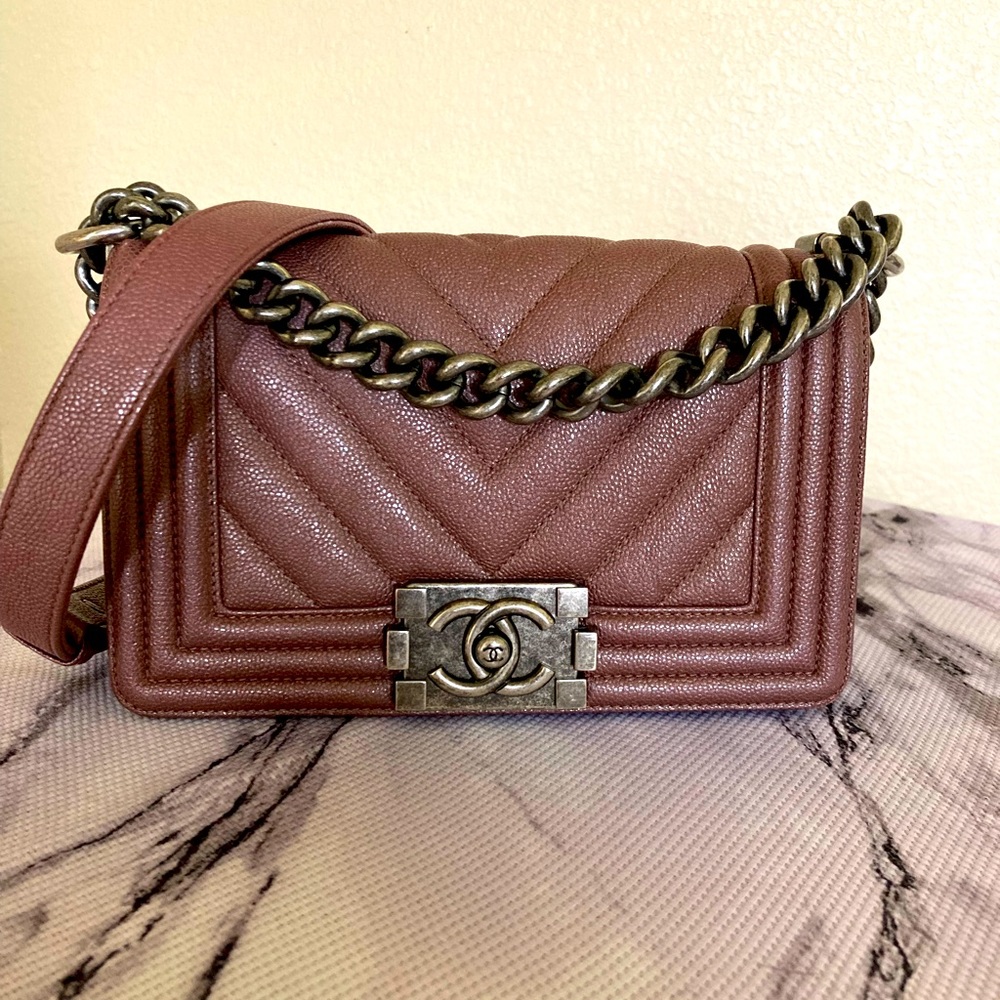 Like New CHANEL small Boy Chevron,caviar shiny metallic leather with ruth. Hdwar